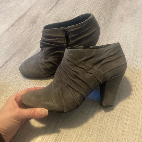 Pegabo short grey boot - Picture 2 of 3